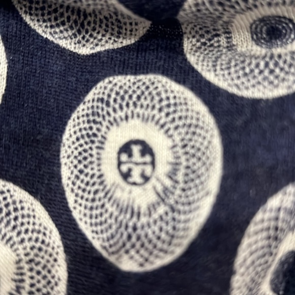 Tory Burch, light weight wool sweater - Picture 2 of 6